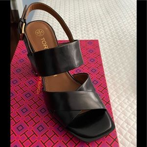 NIB Tory Burch Perfect Black Sierra Antik Sz7 strappy front, chunky heel chain